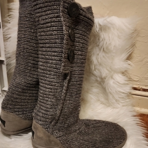 Ugg Gray Cardy shearling boots 10 - Picture 3 of 9